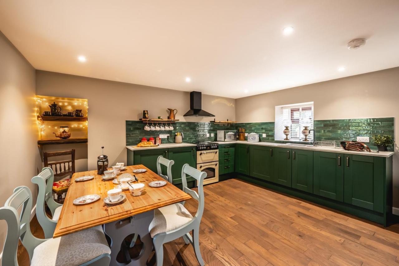 Luxury Cottage With Mountain View'S Cononbridge Exterior photo